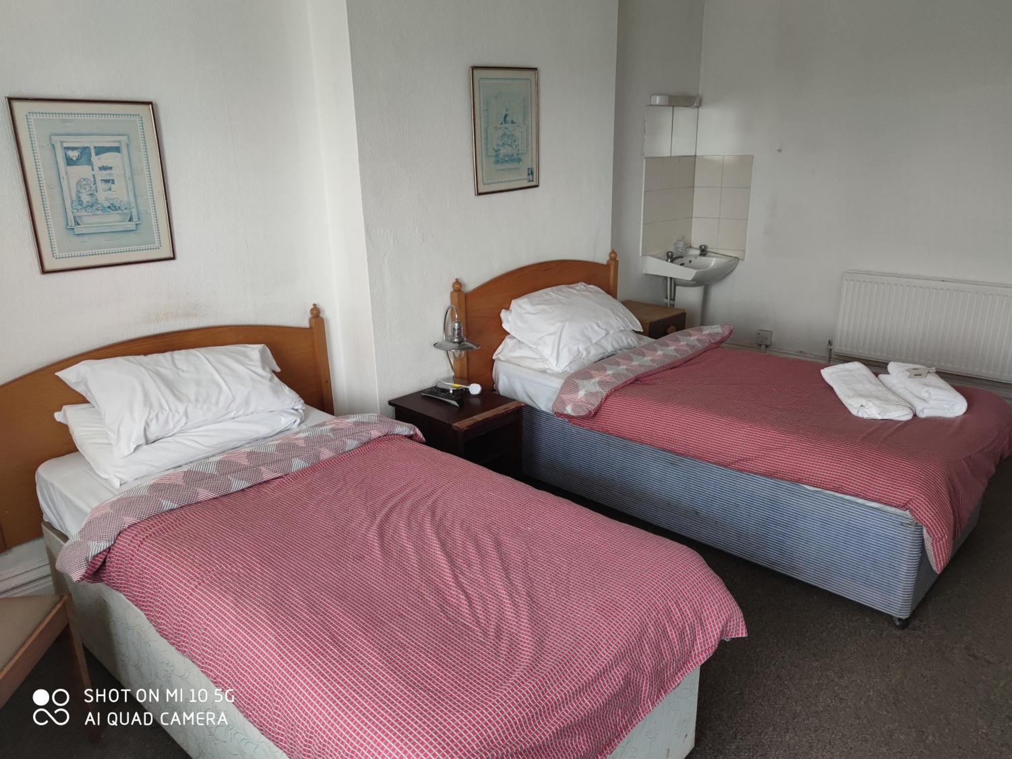 Sussex Guest house Slough